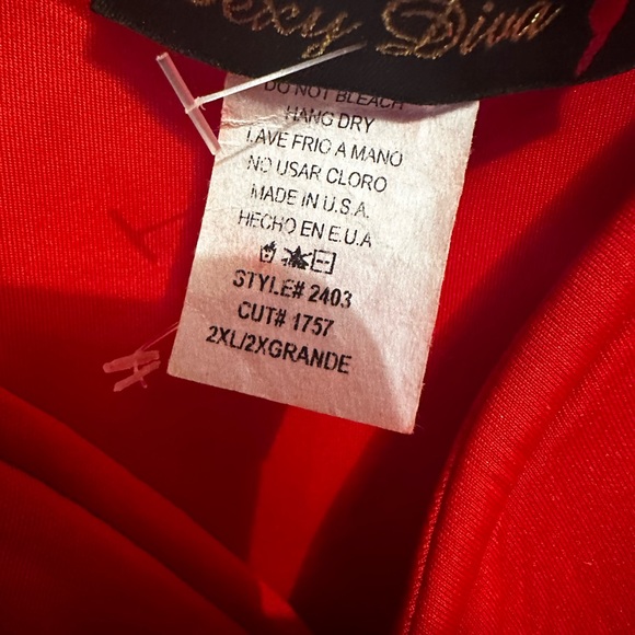 Beautiful plus size red dress - Picture 4 of 6